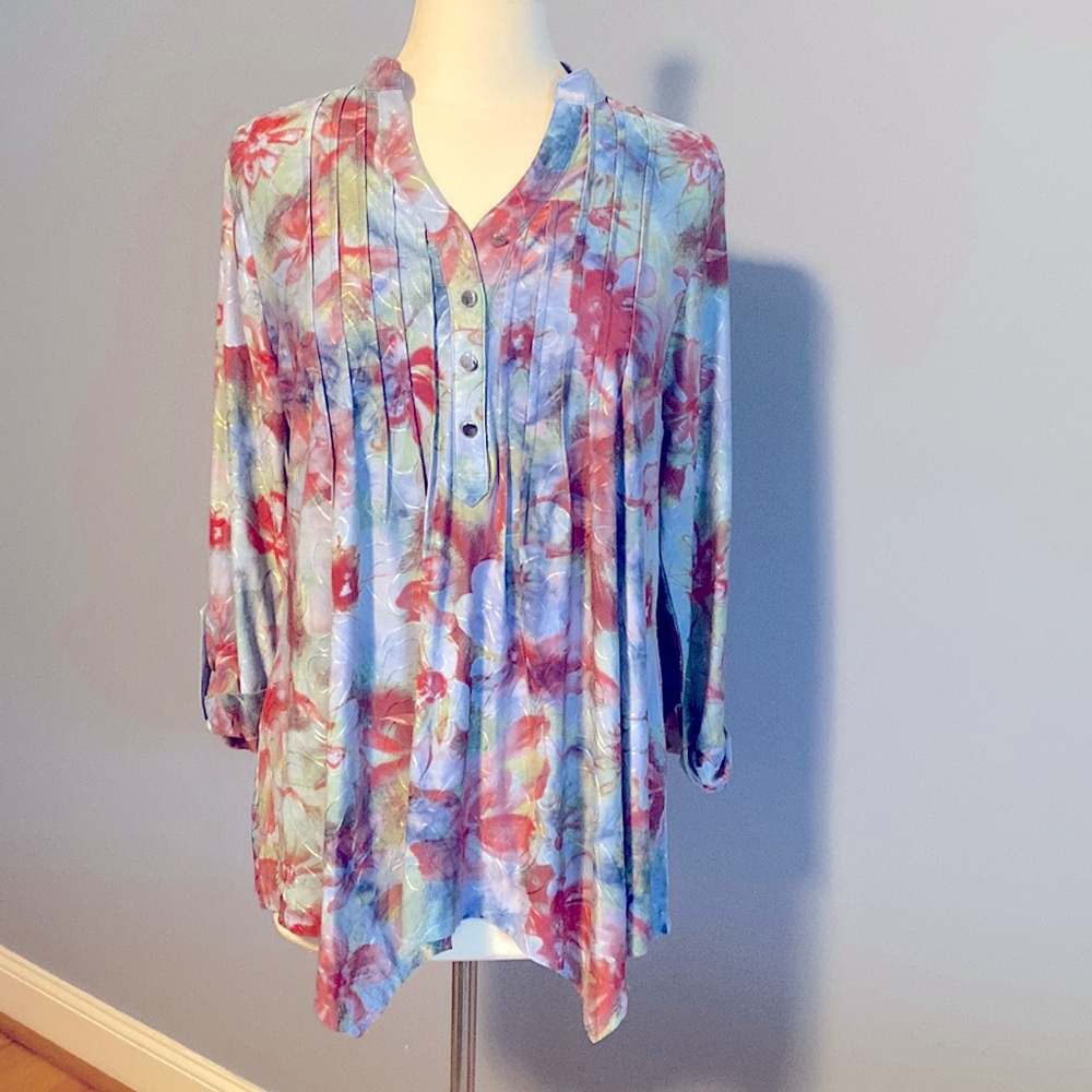 Cocomo Woman 1X floral bohemian top , tunic with pleats and buttons
